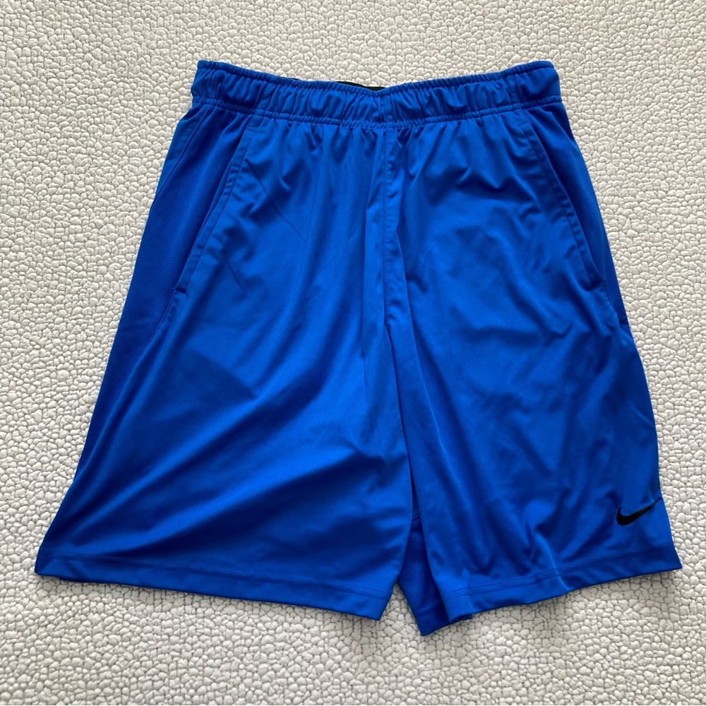 Nike, Dry-Fit, elastic band boys Medium size shorts, blue